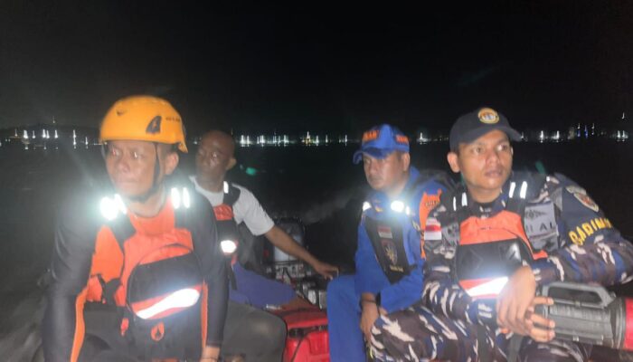 Long Boat Tim Sepak Bola Terbalik di Batam, 8 Orang Masih Hilang di Laut