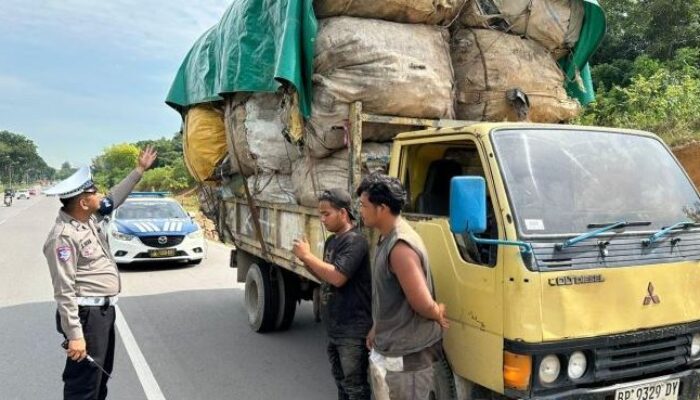 Truk Gendut Kena Semprit! Satlantas Barelang Gerak Cepat Tangani ODOL