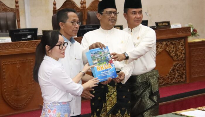 Wali Kota Batam Sampaikan KUA/PPAS APBD 2026 dalam Rapat Paripurna DPRD