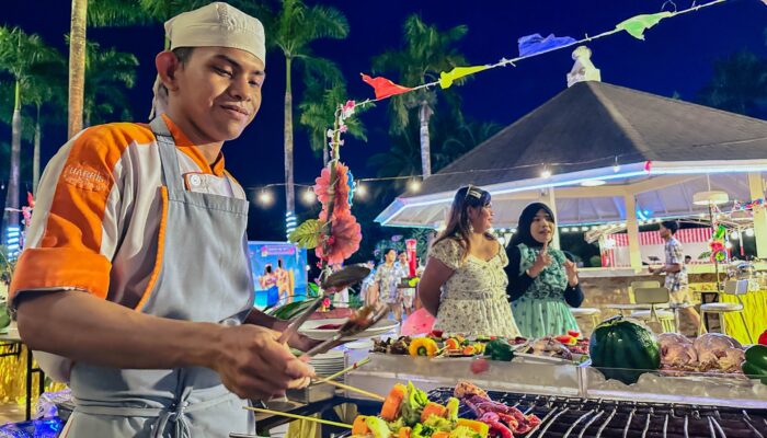Harris Resort Waterfront Batam Resmi Luncurkan Hawaiian BBQ Party: Sensasi Liburan Tropis dengan Kuliner Premium Setiap Malam Minggu