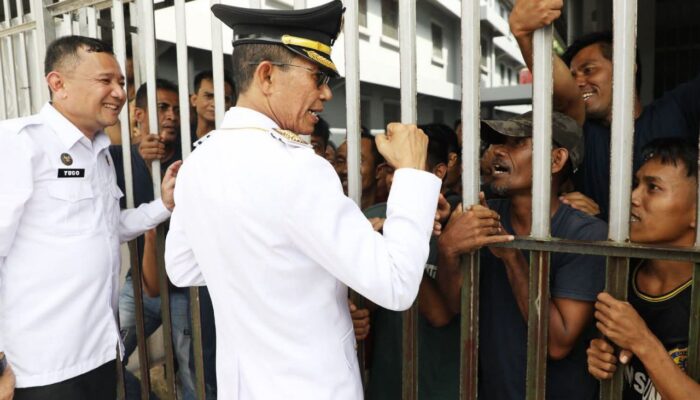 1.296 Napi di Batam Dapat Remisi HUT ke-80 RI, Wali Kota Amsakar Jadi Bapak Asuh Warga Binaan