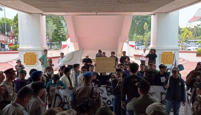 Aksi Mahasiswa BEM SI Kepri Bertajuk “Indonesia Sold Out”: Tuding Pembangunan Batam Lebih Untungkan Investor daripada Rakyat