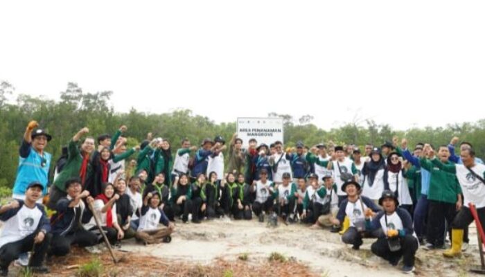 Rayakan Hari Mangrove Sedunia, PLN Batam Tanam 3.000 Pohon di Kebun Raya