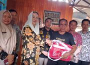 Bupati Natuna Cen Sui Lan Tinjau Langsung Lokasi Kebakaran di Pian Tengah, Warga Terharu Disambangi Pagi-Pagi