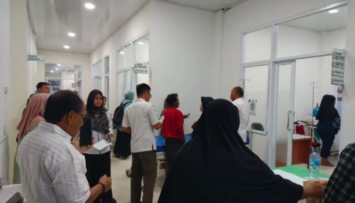 28 Pelajar di Sumbar Diduga Keracunan MBG, Pemkab Agam Siagakan 5 Ambulans di Manggopoh