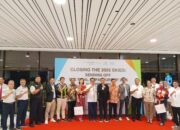Penumpang Penerbangan Terakhir 2025 Dapat Kejutan di Bandara Hang Nadim Batam