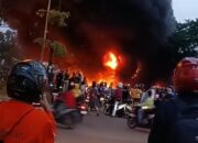 Kebakaran Ludeskan Bengkel Pinggir Jalan di Batuaji, Angin Kencang Bikin Api Makin Besar