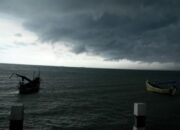 BMKG Peringatkan Gelombang Tinggi hingga 4 Meter di Perairan Natuna dan Anambas