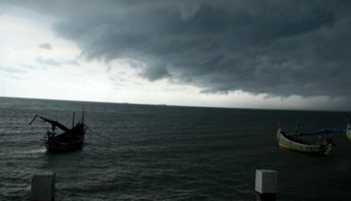 BMKG Peringatkan Gelombang Tinggi hingga 4 Meter di Perairan Natuna dan Anambas