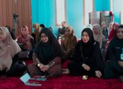 Bukit Arai Bershalawat, Pesan Hj. Kholijah untuk Ibu-ibu ASN Natuna: Rakyat Tak Butuh Jabatanmu, Tapi Ketakwaan dan Kejujuranmu