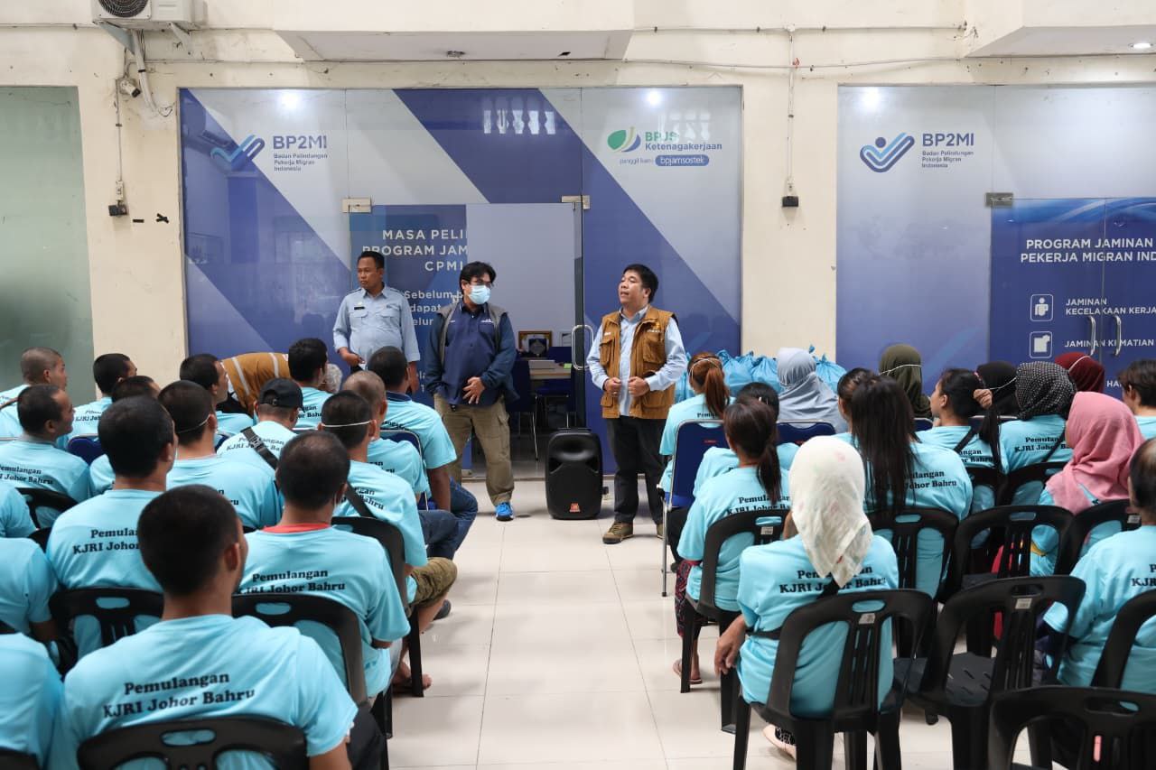 Personel Satgas TPPO Kepri kawal pemulangan 150 PMI deportasi Malaysia di Batam
