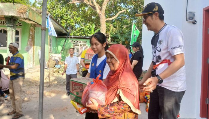 Jelang HPN dan Imlek, PWI Bintan Bersama Vihara Dharma Shanti Berbagi Sembako untuk Puluhan Lansia