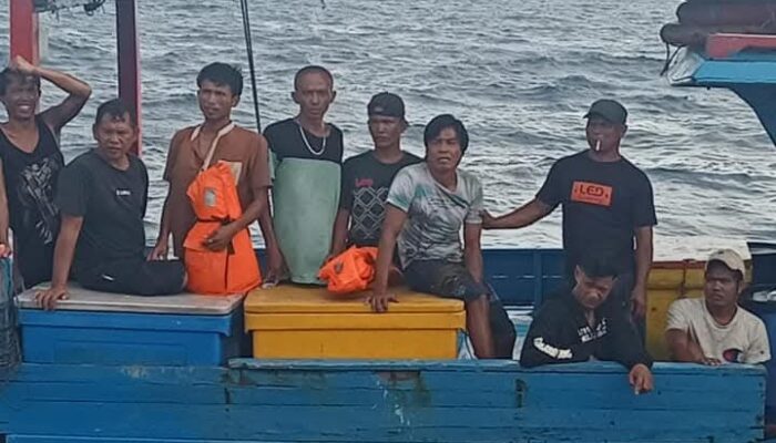 Sembilan ABK Kapal Makmur Jaya Ditemukan Selamat Usai Terombang-ambing di Perairan Bintan