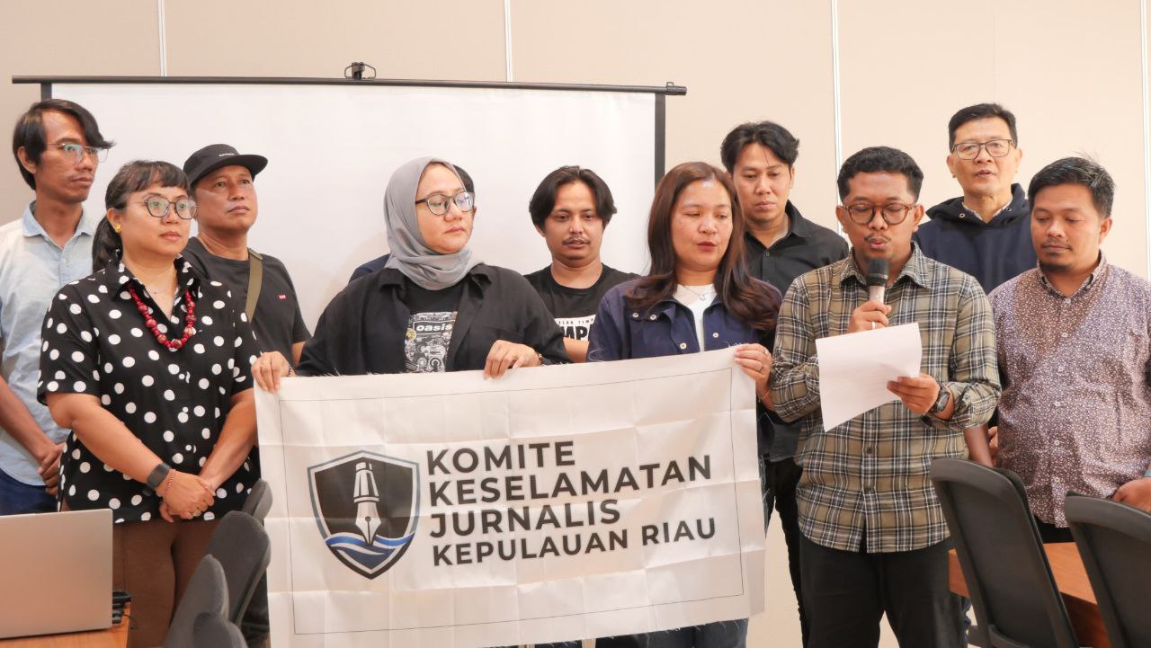 Koalisi besar yang terdiri dari organisasi profesi jurnalis, pengusaha media, hingga jaringan masyarakat sipil resmi mendeklarasikan pembentukan Komite Keselamatan Jurnalis (KKJ) Kepulauan Riau di Batam, Minggu (8/3/2026).