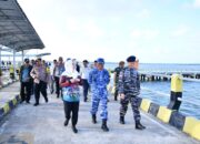 Pantau Arus Mudik Natuna 2026, Bupati Cen Sui Lan Serap Aspirasi Penumpang di Dermaga