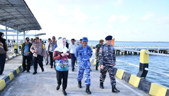 Pantau Arus Mudik Natuna 2026, Bupati Cen Sui Lan Serap Aspirasi Penumpang di Dermaga