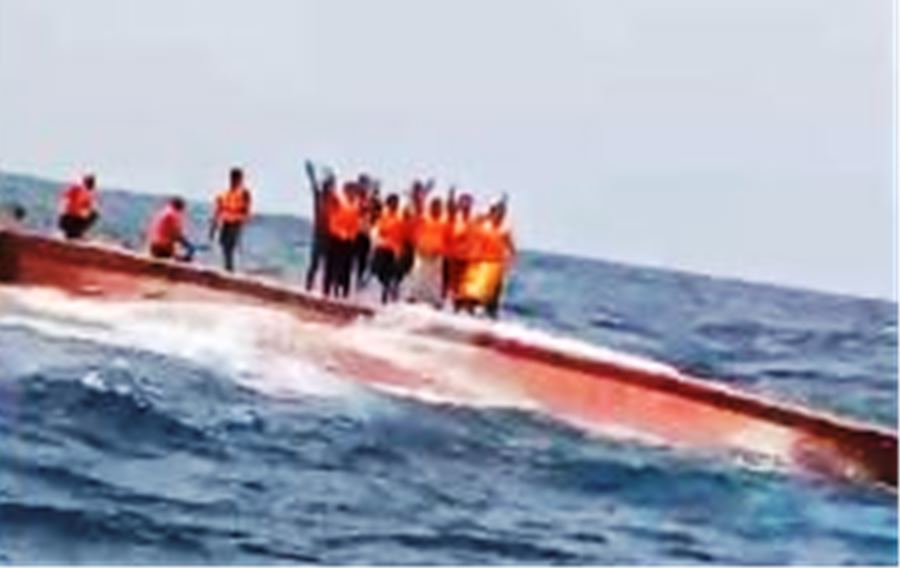 Kapal terbalik di Perairan Merapas, Kabupaten Bintan