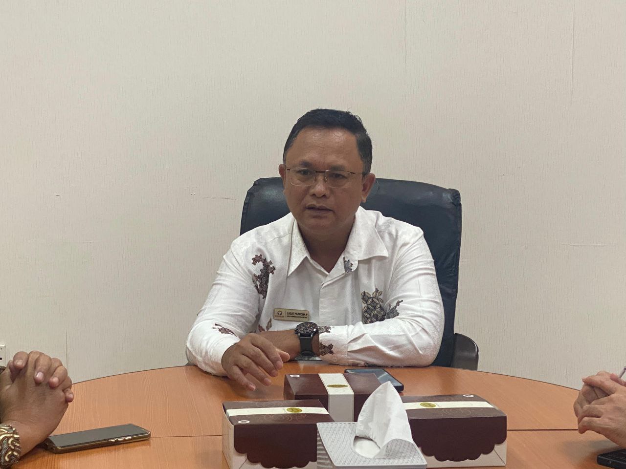 Lagat Siadari