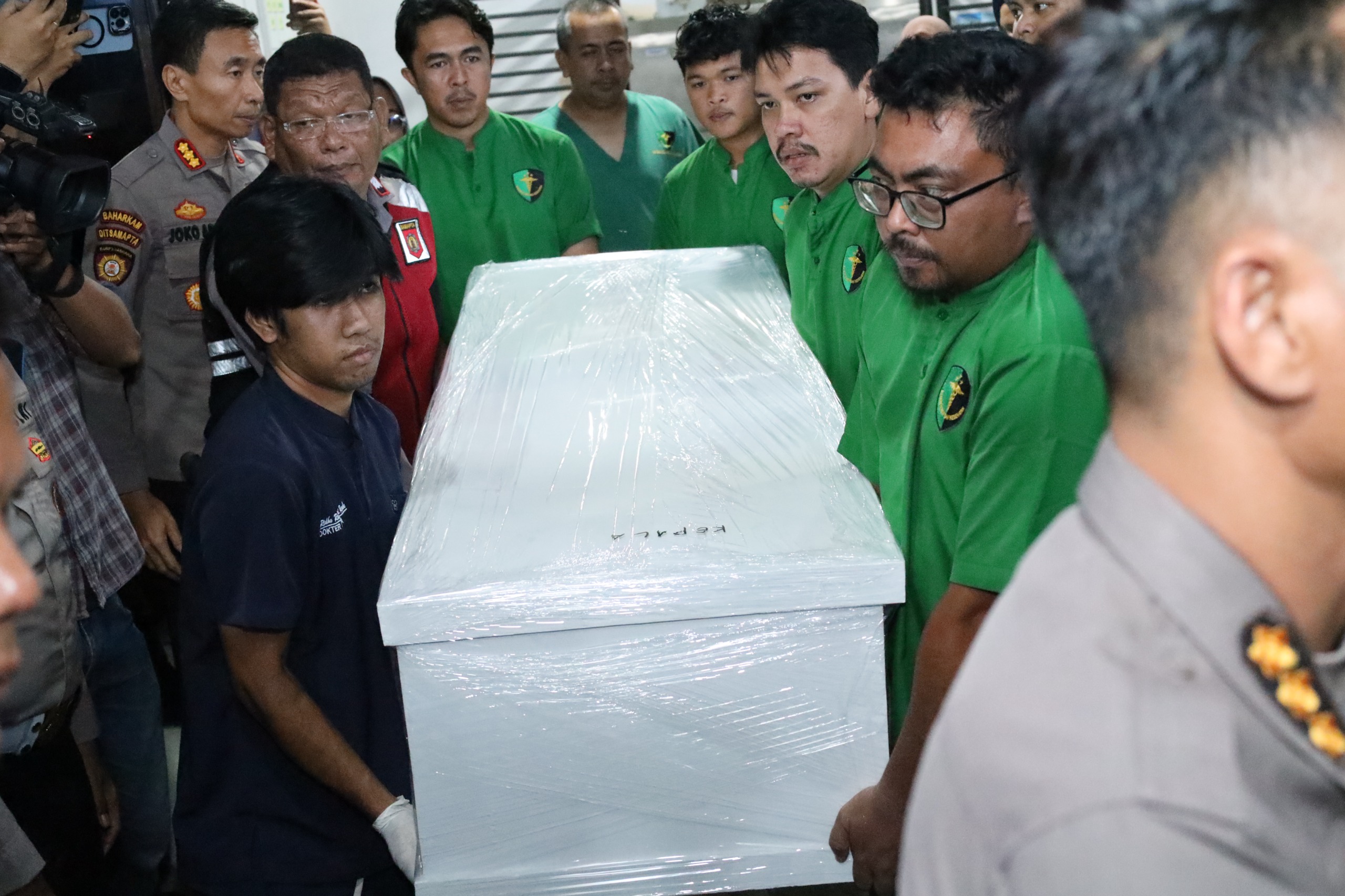 Pemakaman Jenazah Bripda Natanael Simanungkalit yang diduga jadi korban kekerasan di mes Polda Kepri.