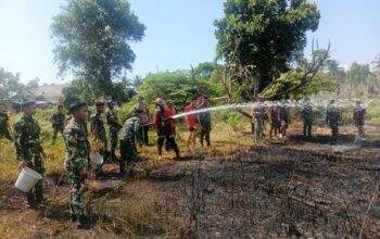 Respon cepat ditunjukkan oleh prajurit Batalyon Komposit 1/Gardapati dalam menanggulangi bencana kebakaran hutan dan lahan