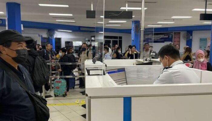 “Wajib Selip Uang”: Rentetan Testimoni Ngeri Netizen Soal Pengalaman di Imigrasi Pelabuhan Batam Center