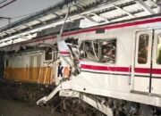 Rangkaian gerbong khusus wanita KRL Commuter Line yang diusulkan pindah posisi ke tengah