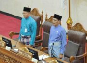 Ketua DPRD Batam Muhammad Kamaluddin memimpin rapat paripurna penundaan Ranperda LAM di gedung DPRD