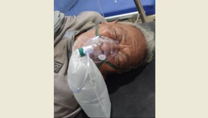 Lansia Asal Dabo Singkep Tergeletak Tak Berdaya di Pasar Kawal Tanjungpinang, Diduga Stroke dan Sebatang Kara