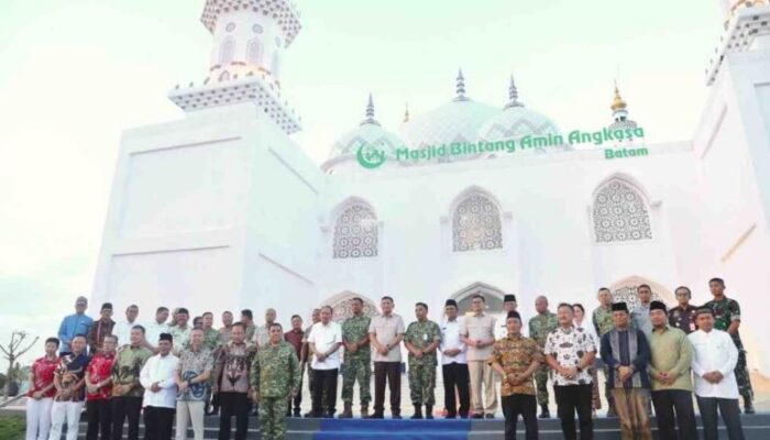 Diresmikan Menhan Sjafrie Samsuddin, Ketua DPRD Batam Berharap Masjid Bintang Amin Angkasa Jadi Pusat Syiar Islam