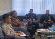 Ombudsman Kepri kunjungi Kantor Camat Batu Ampar pantau layanan KTP dan masalah air bersih.