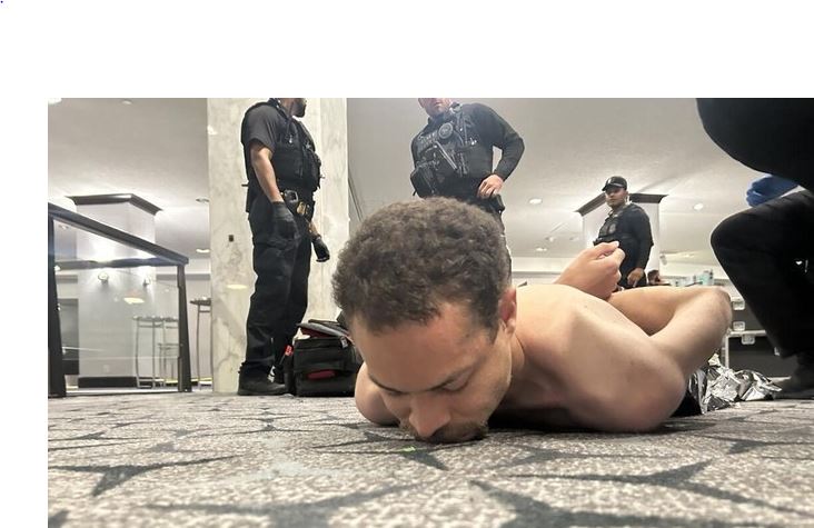 Foto penangkapan Cole Tomas Allen yang diunggah Trump via Truth Social