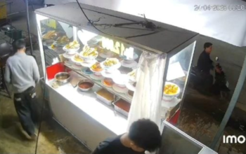 Aksi pelaku pencurian nasi bungkus di Batam melarikan diri menggunakan sepeda motor