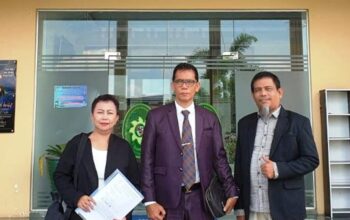 Muhammad Zen dan tim kuasa hukum LT Associates di PTUN Tanjungpinang terkait gugatan Direktur Perumda Tirta Mulia Karimun.