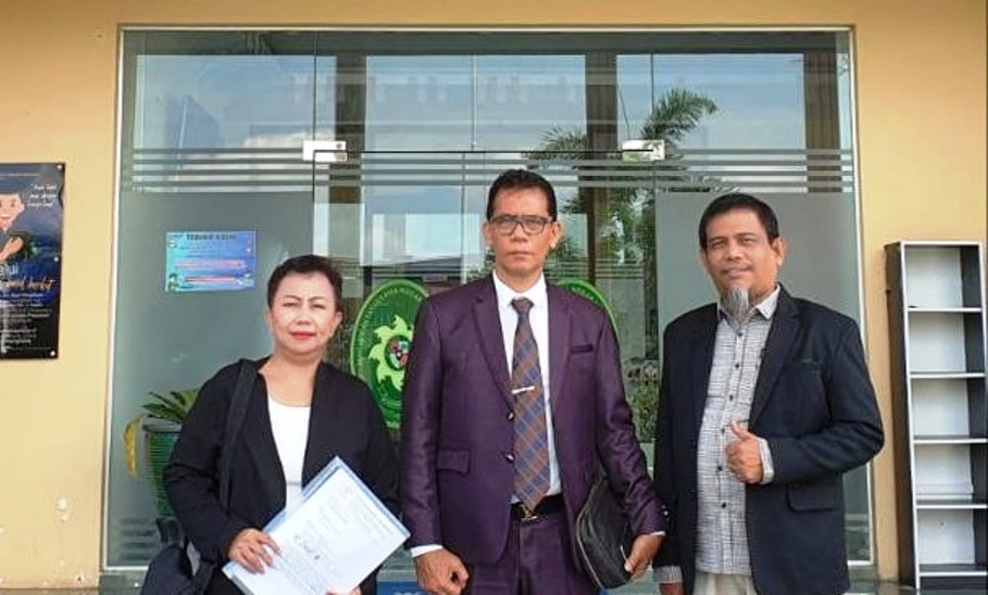 Muhammad Zen dan tim kuasa hukum LT Associates di PTUN Tanjungpinang terkait gugatan Direktur Perumda Tirta Mulia Karimun.