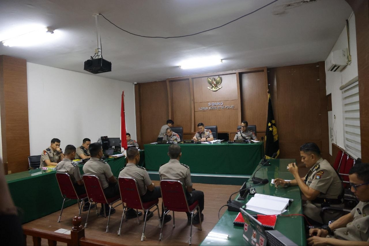 Sidang Komisi Kode Etik Profesi (KKEP) Polda Kepri terhadap tersangka penganiayaan Bripda Natanael.