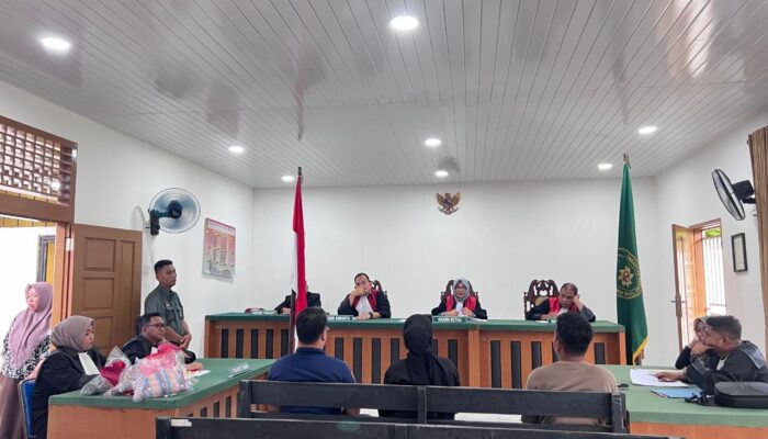 Misteri ‘Uang Mingguan’ di Balik Duel Wanita di Pelabuhan Roro Penarik, Siapa yang Salah?