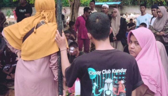 Tak Pedulikan Luka Sendiri, Suami Lili Tetap Tegar Antar Jenazah Istri Meski Kepala Berbalut Kapas