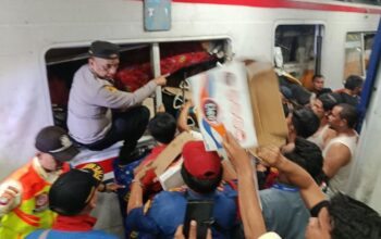 Tabrakan KA Argo Bromo Anggrek vs KRL di Bekasi: 2 Orang Tewas, KAI Minta Maaf