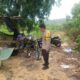 Seorang petani di Setokok, Batam, tewas tersambar petir di depan Mako Yonif 10 Marinir. Satu korban lainnya luka berat.