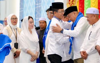 Amsakar Achmad naik haji