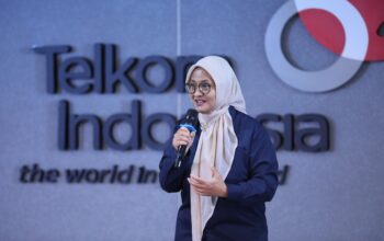 Dirut Telkom, Dian Siswarini.