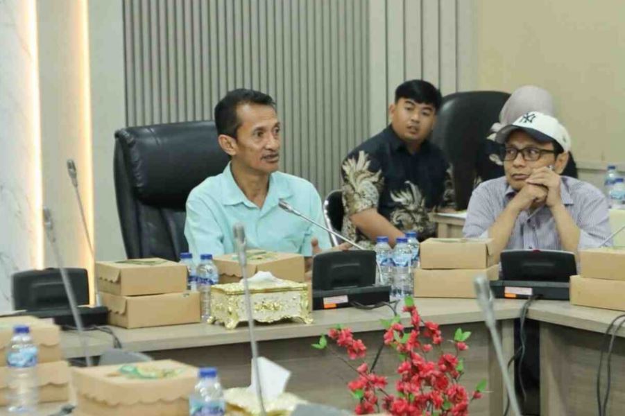 Ketua Pansus Muhammad Yunus memimpin rapat koordinasi pembahasan Ranperda LAM Kota Batam bersama tim Pemko Batam