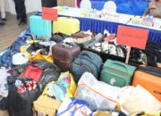 Tumpukan barang bukti berupa puluhan koper dan tas berisi pakaian bekas asal Singapura