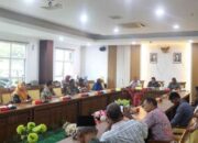 Wakil Ketua Komisi III DPRD Batam Arlon Veristo memimpin RDPU terkait sengketa lahan dan dampak cut and fill di Sagulung bersama warga dan BP Batam.