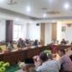 Wakil Ketua Komisi III DPRD Batam Arlon Veristo memimpin RDPU terkait sengketa lahan dan dampak cut and fill di Sagulung bersama warga dan BP Batam.