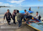 Suasana haru evakuasi korban tenggelam oleh tim SAR gabungan di Pantai Piwang Natuna