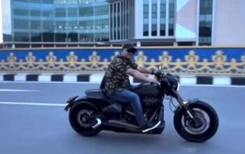 Ketua DPRD Kepri Pamer Harley 1.800cc Tanpa Pengaman, Netizen: Polisi Berani Tilang Enggak?