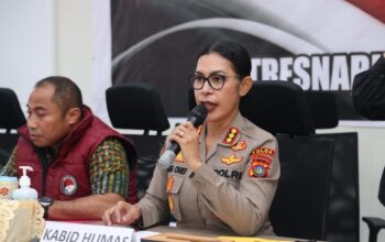Konferensi pers Polda Kepri terkait penangkapan kurir narkoba jaringan Malaysia-Jambi di Kabupaten Karimun.