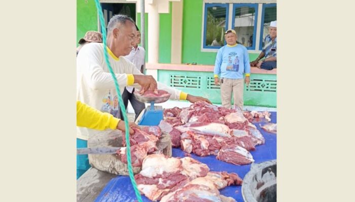 Bertahun-tahun Tak Sentuh Daging Kurban, Warga Desa Pengadah Natuna Akhirnya Tersenyum Berkat KPDN