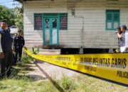 Rumah panggung kayu cat putih kusen hijau lokasi persembunyian Diana di Pasir Kuning Singkep